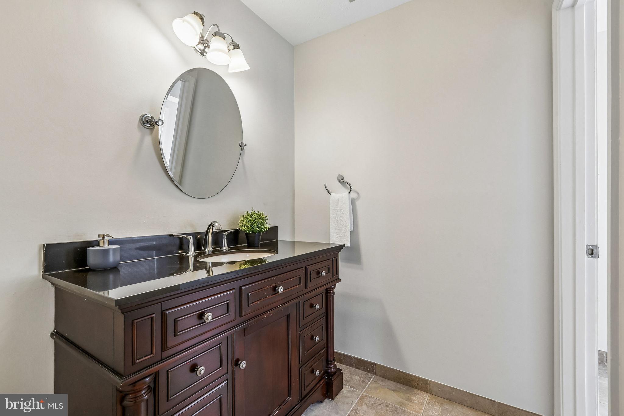 HAMPTON CHASE - Residential