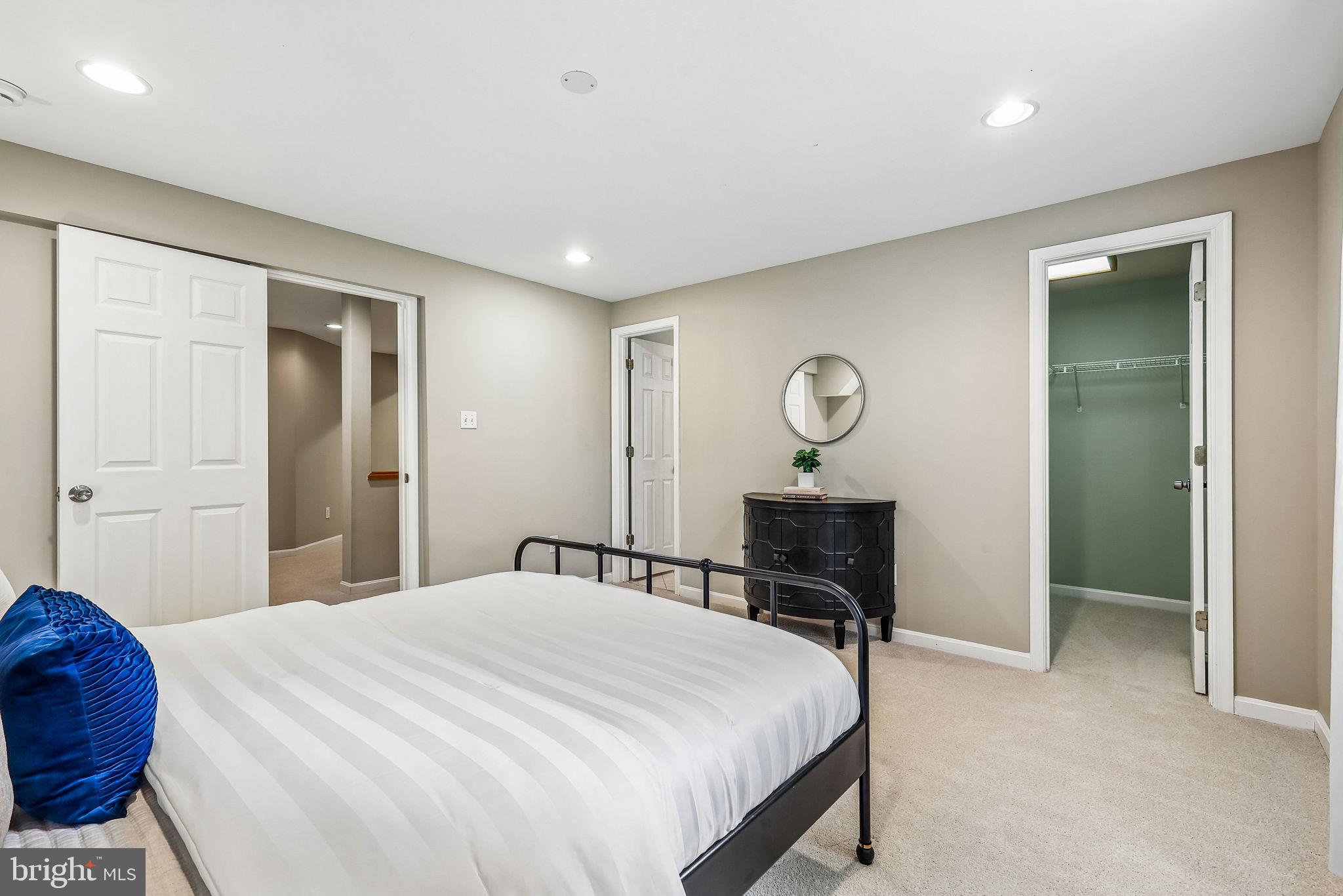 HAMPTON CHASE - Residential