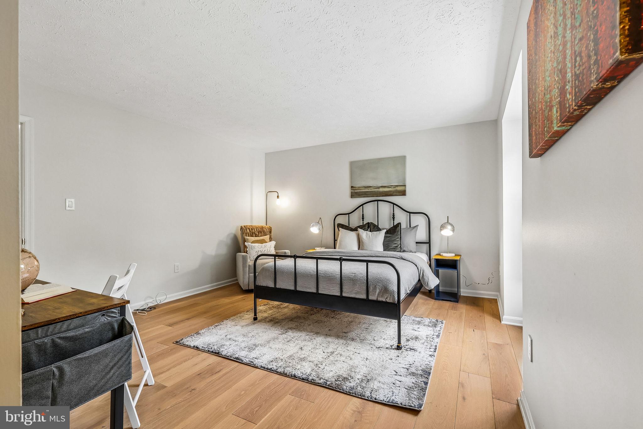 HAMPTON CHASE - Residential