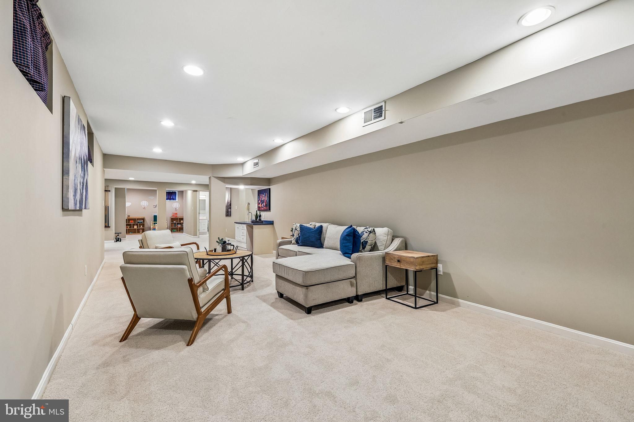 HAMPTON CHASE - Residential