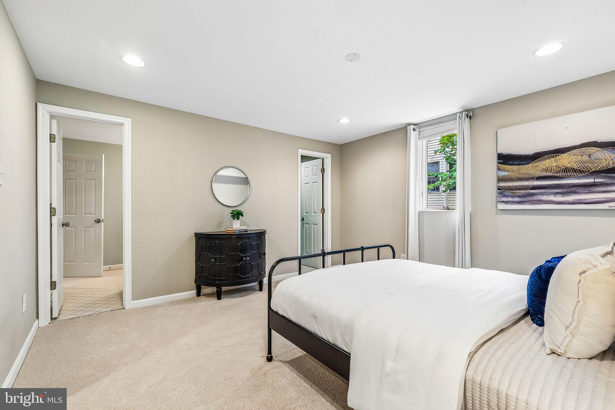 HAMPTON CHASE - Residential