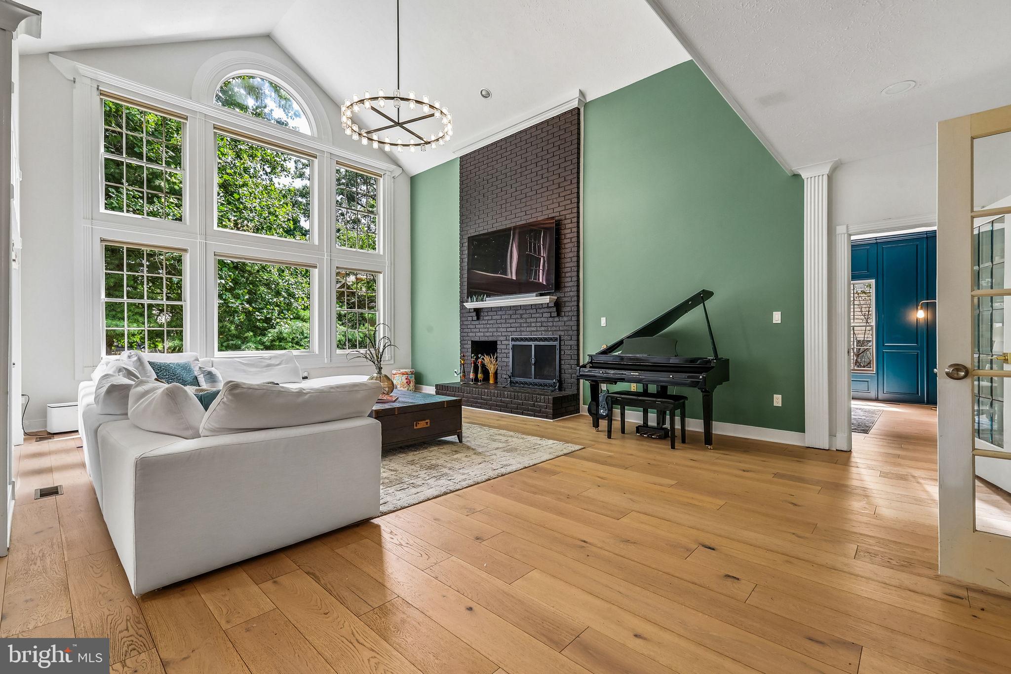 HAMPTON CHASE - Residential