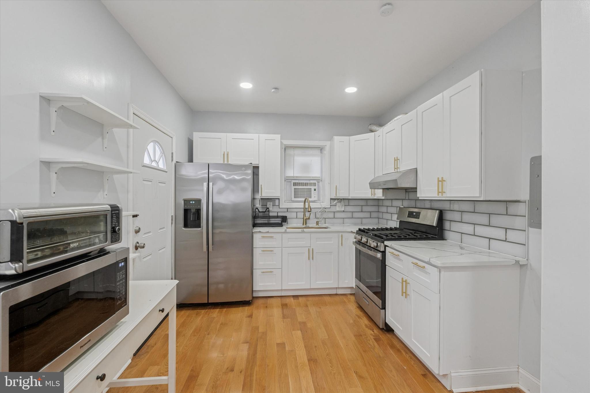 PORT RICHMOND - Residential