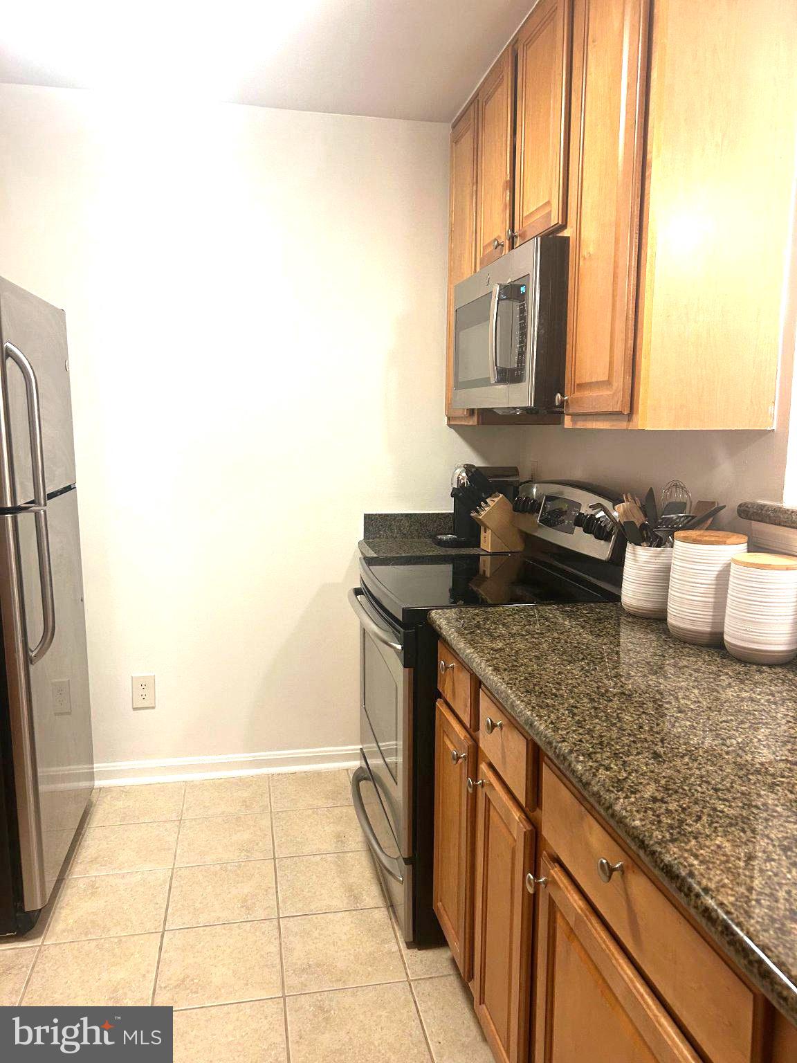 FOUR WINDS AT OAKTON - Residential