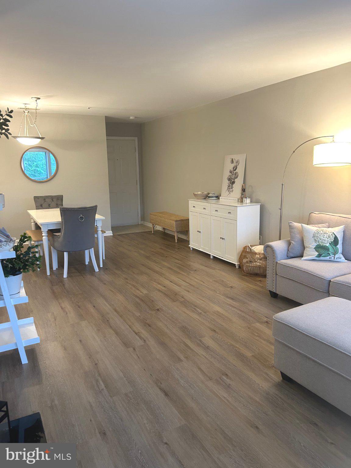 FOUR WINDS AT OAKTON - Residential
