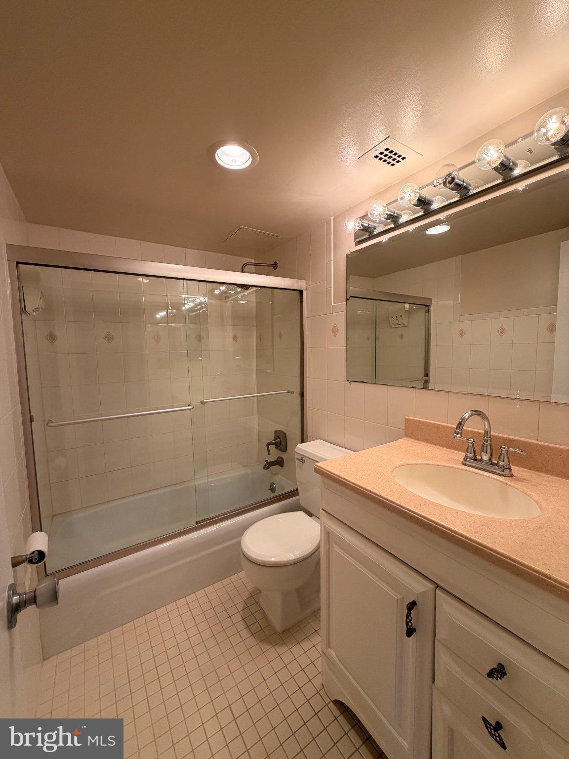 RIVERIA OF CHEVY CHASE - Residential