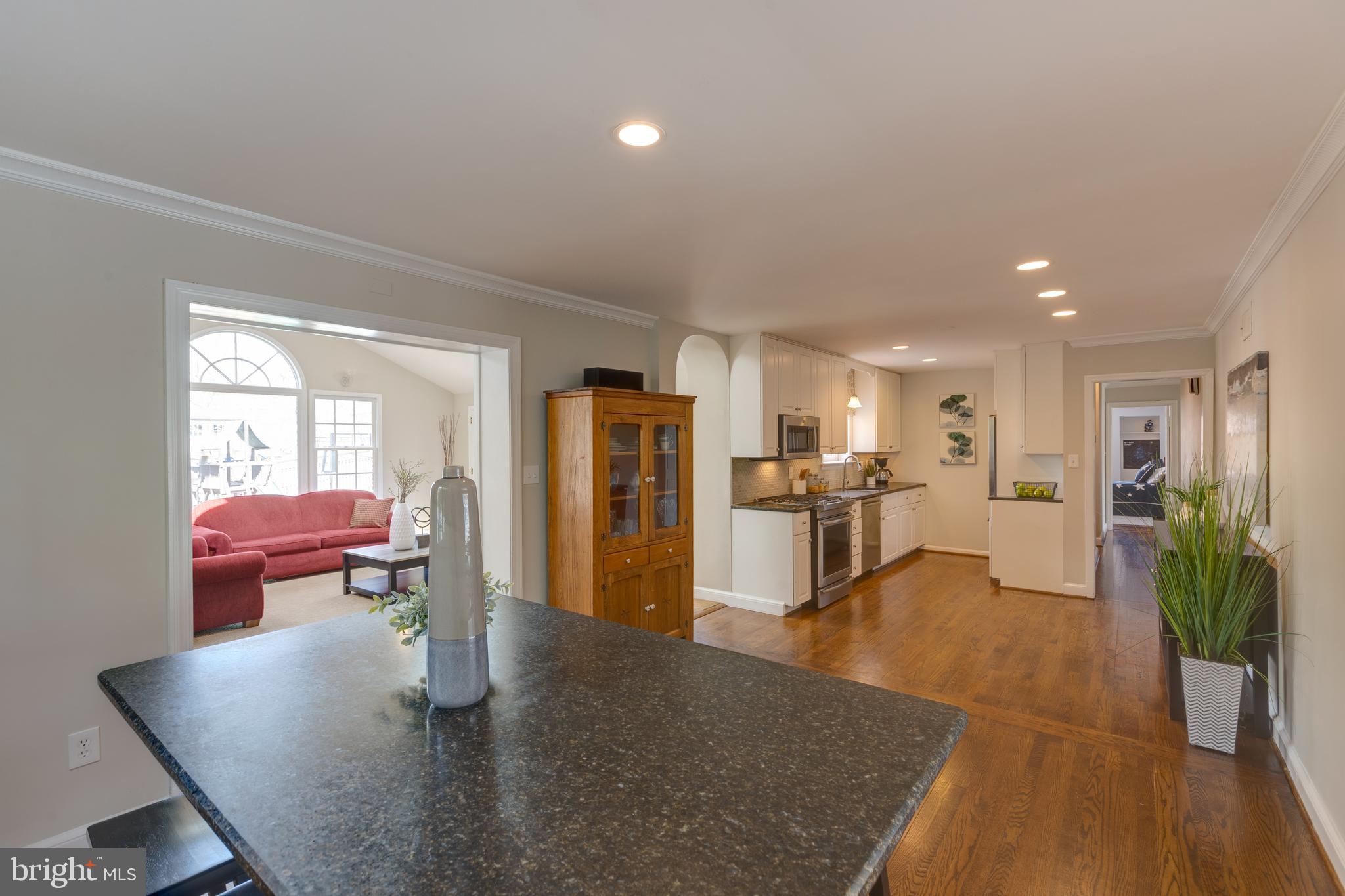 COUNTRY CLUB HILLS - Residential