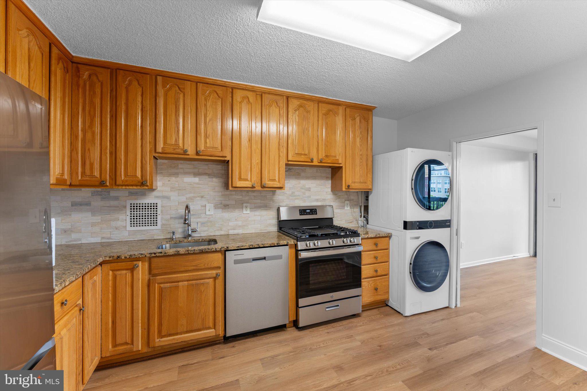 SKYLINE PLAZA - Residential Lease