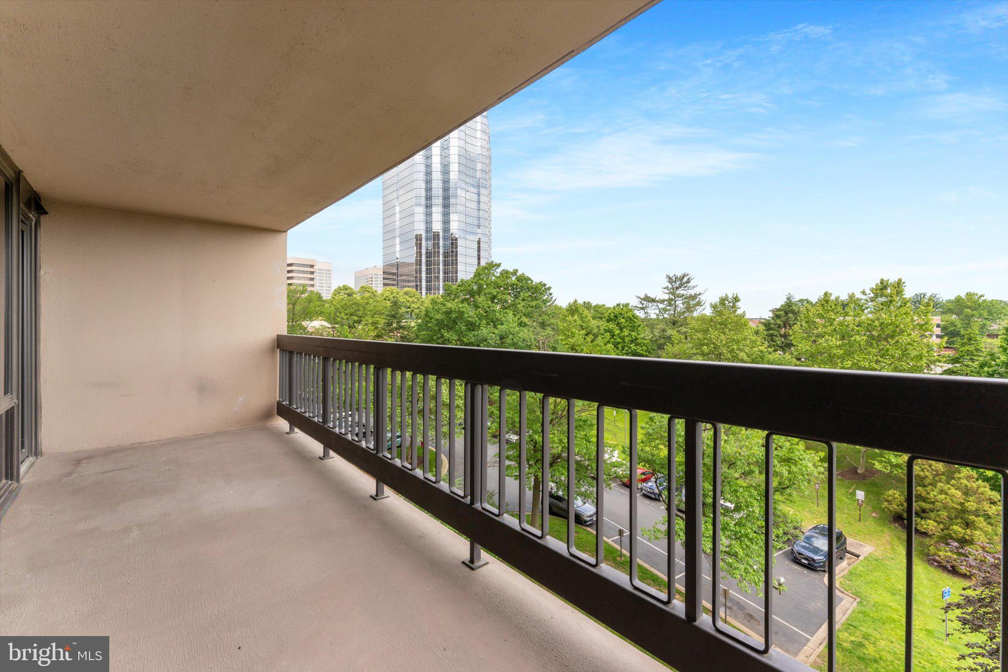 SKYLINE PLAZA - Residential Lease