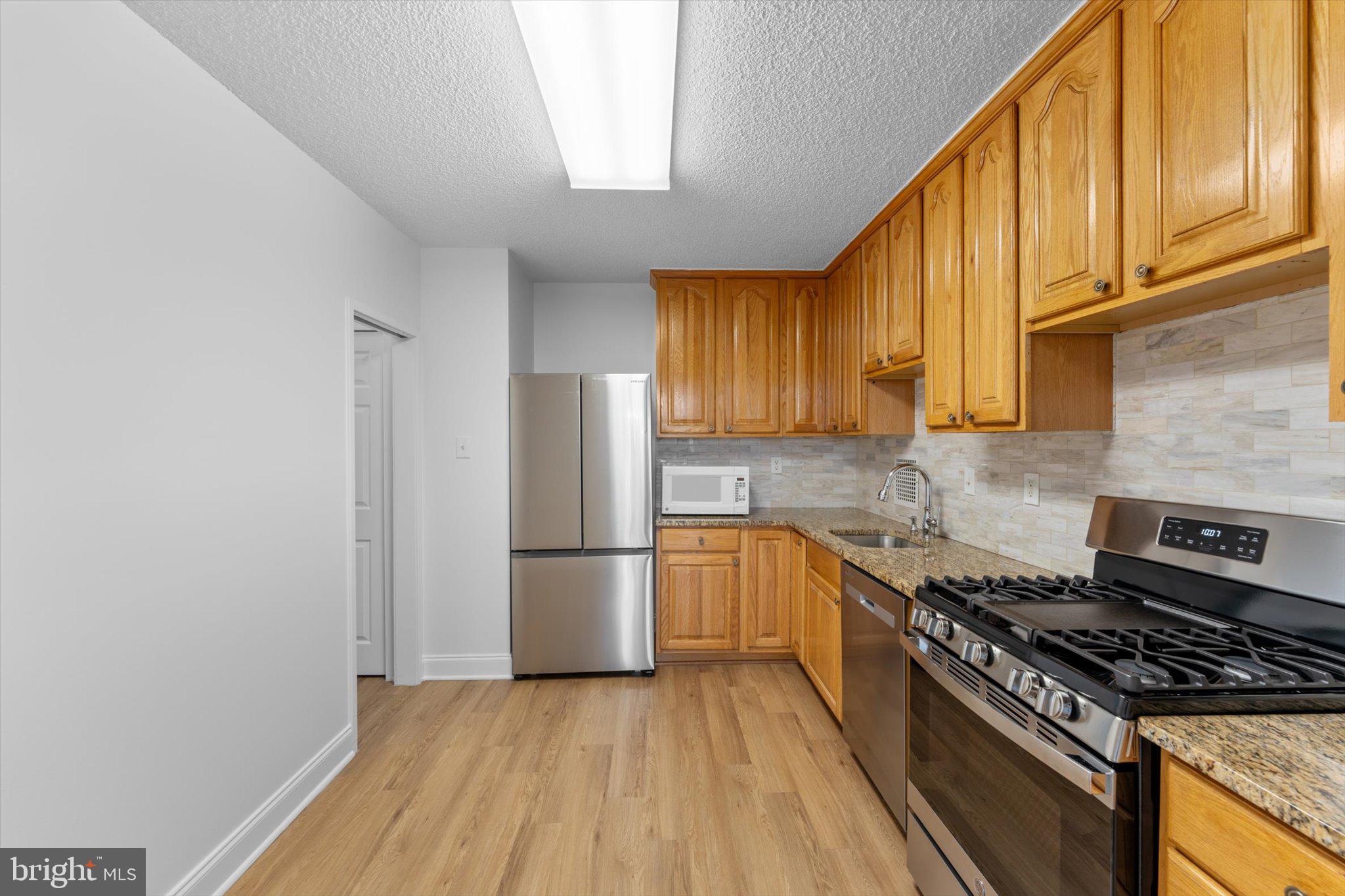 SKYLINE PLAZA - Residential Lease