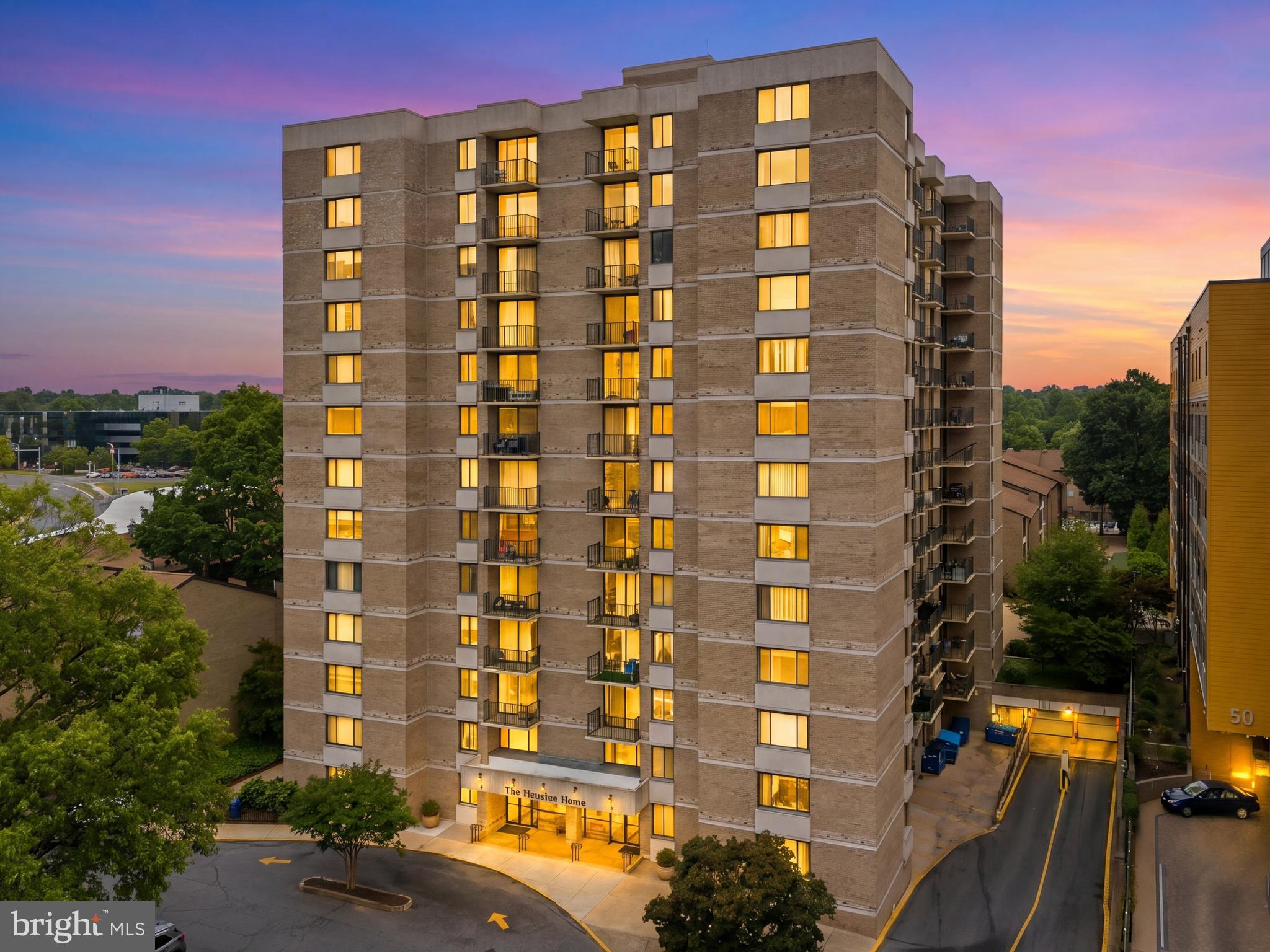 AMERICANA CENTRE - Residential