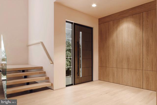 VIENNA WOODS - Residential