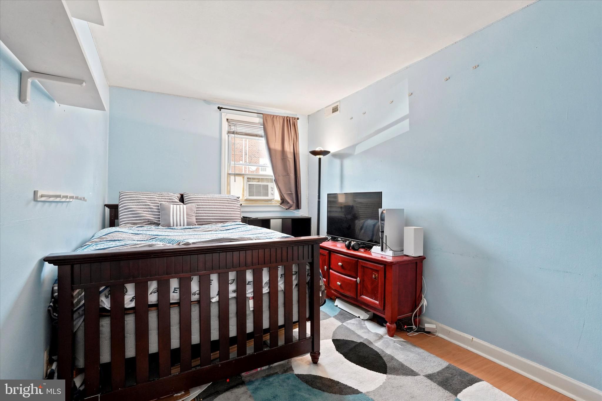 ROXBOROUGH - Residential
