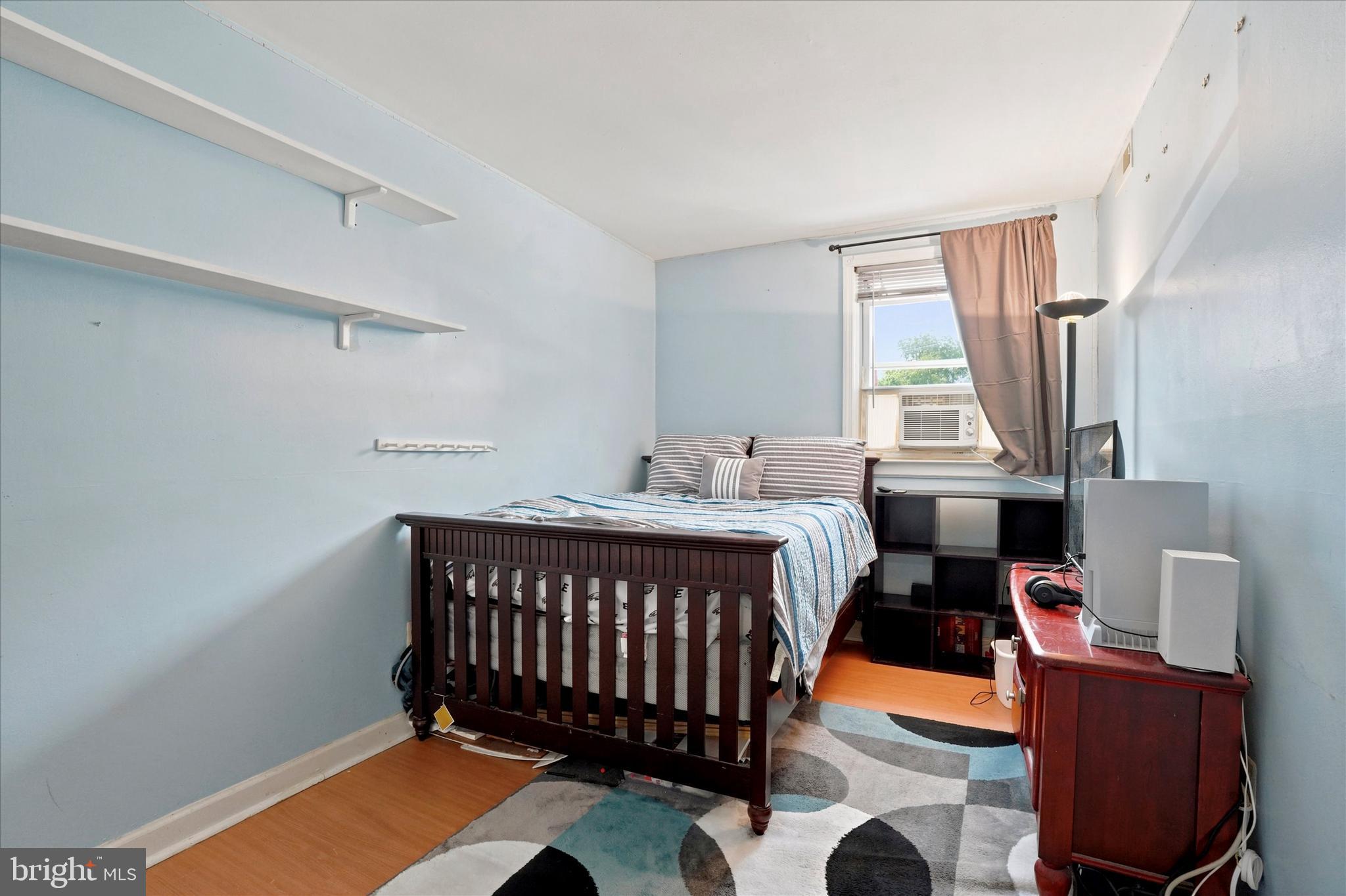 ROXBOROUGH - Residential