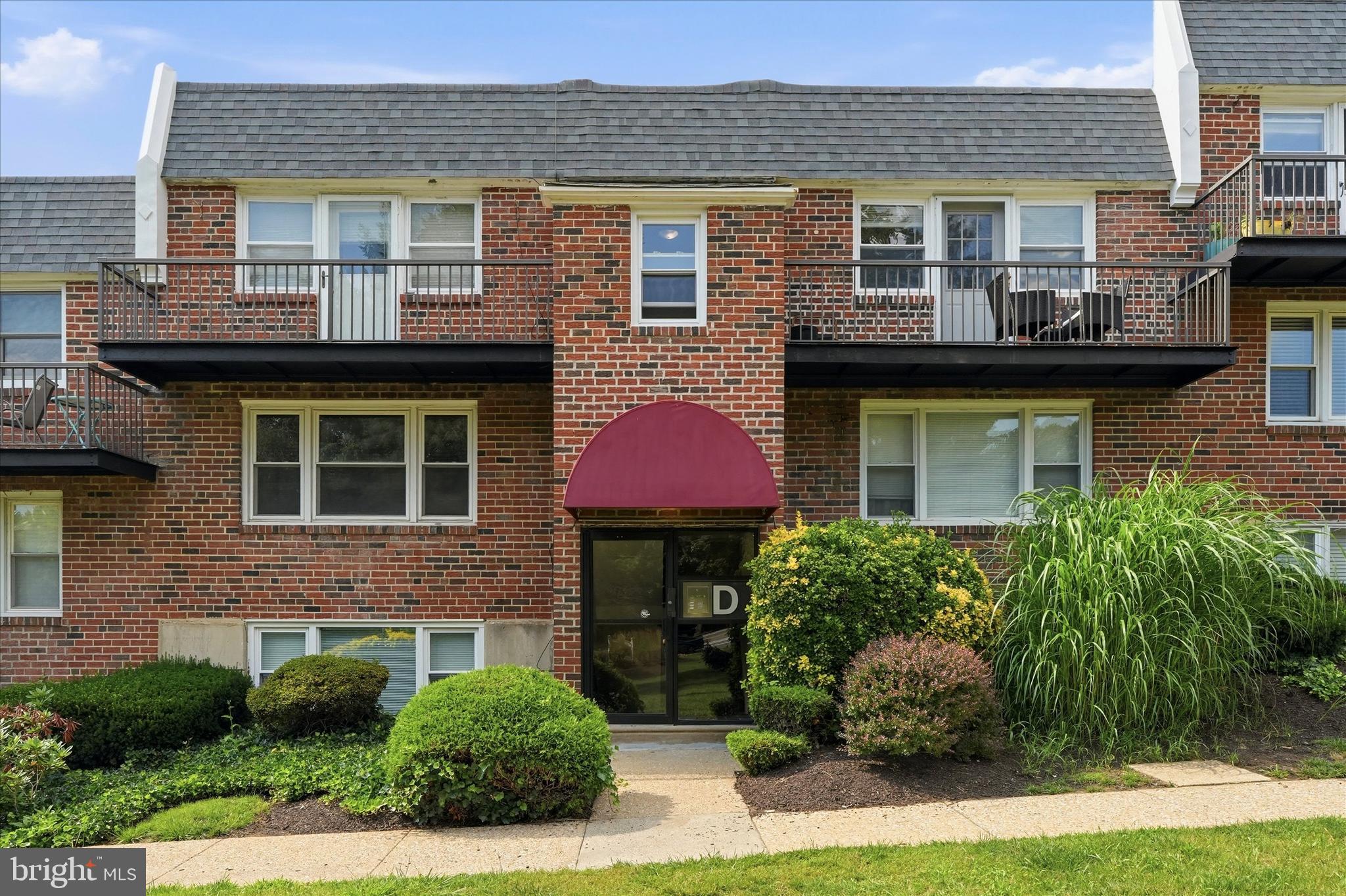 ROXBOROUGH - Residential