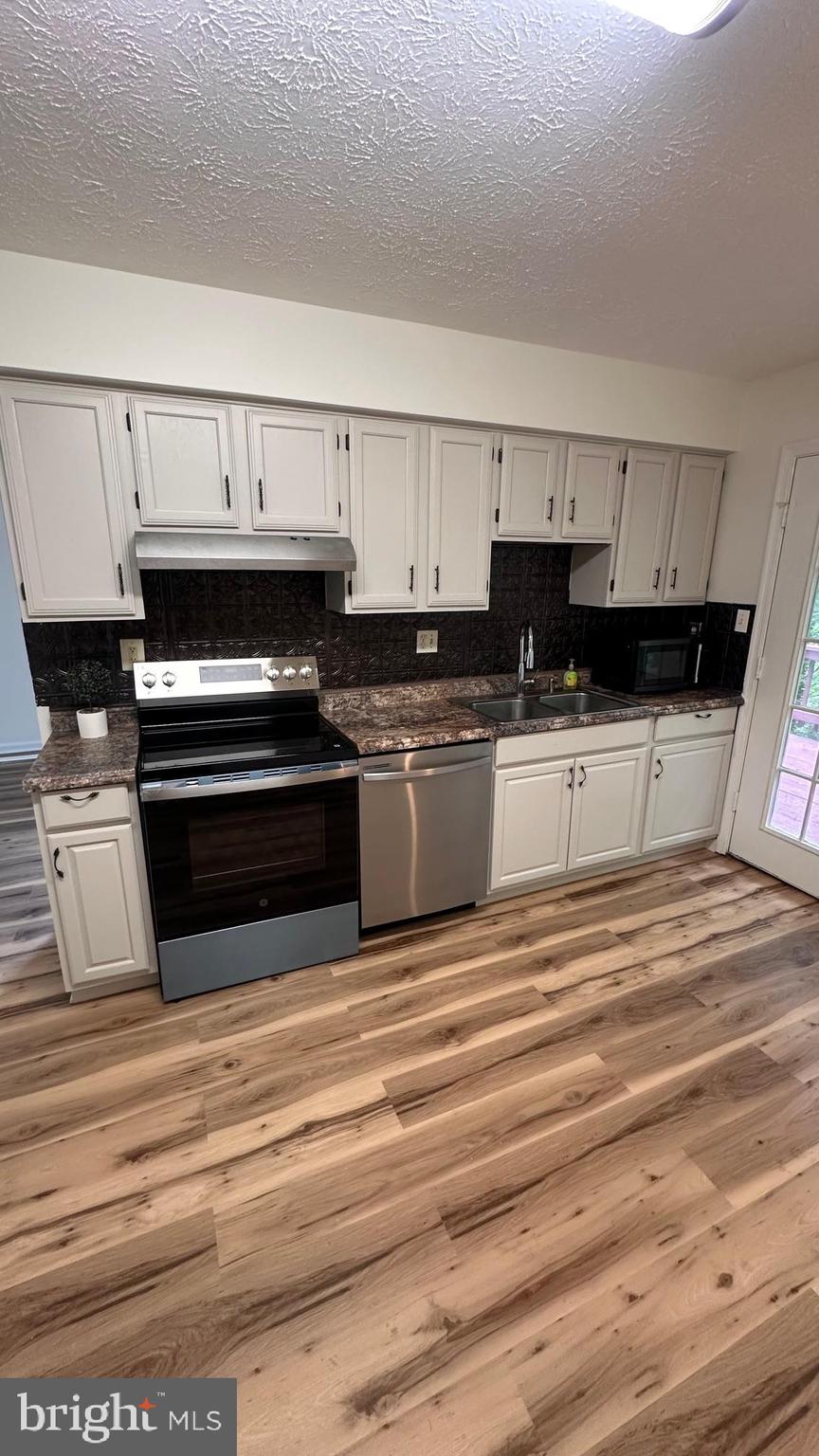 WESTBURY - Residential