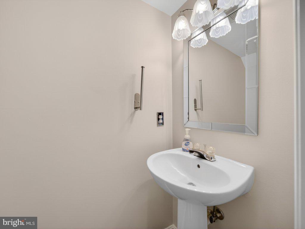 LAKE RIDGE POINTE CONDO - Residential