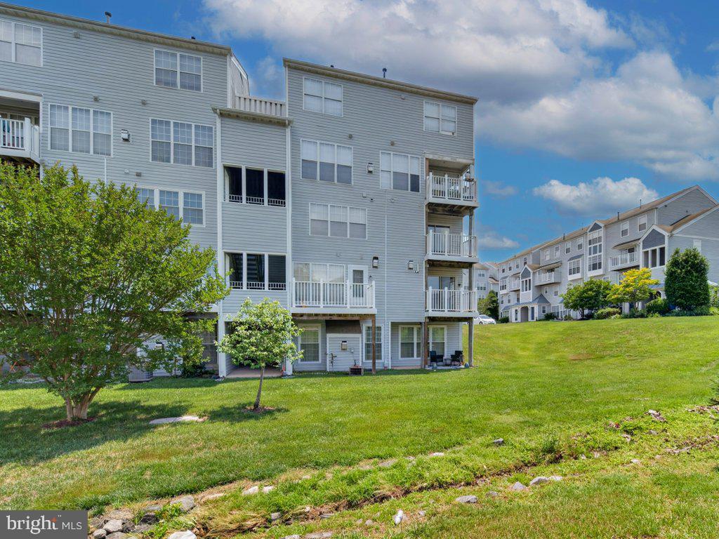 LAKE RIDGE POINTE CONDO - Residential