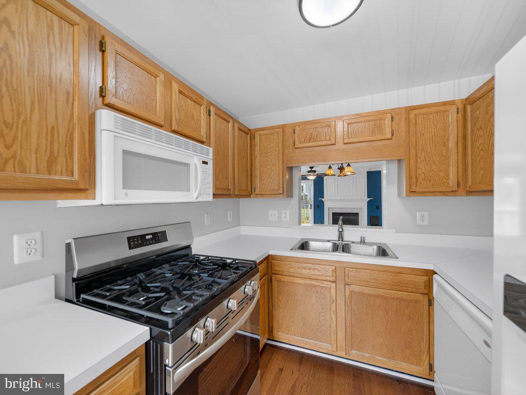 LAKE RIDGE POINTE CONDO - Residential
