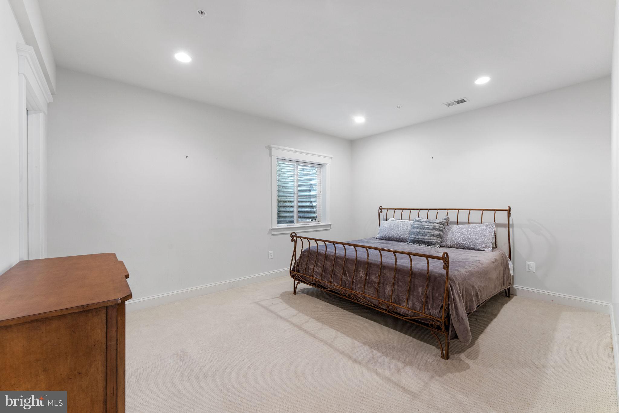 BRADMOOR - Residential Lease