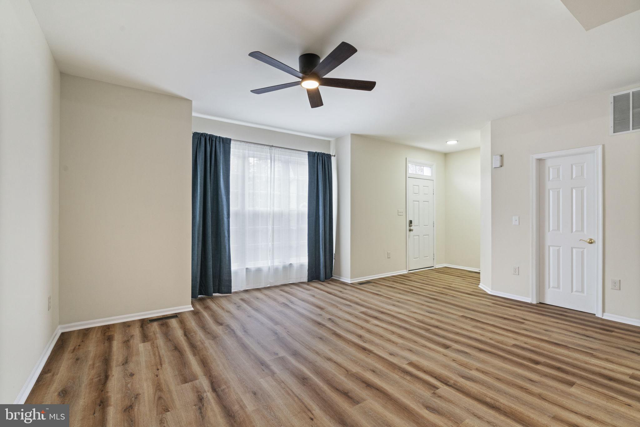 TOWNES OF MANCHESTER WOODS - Residential