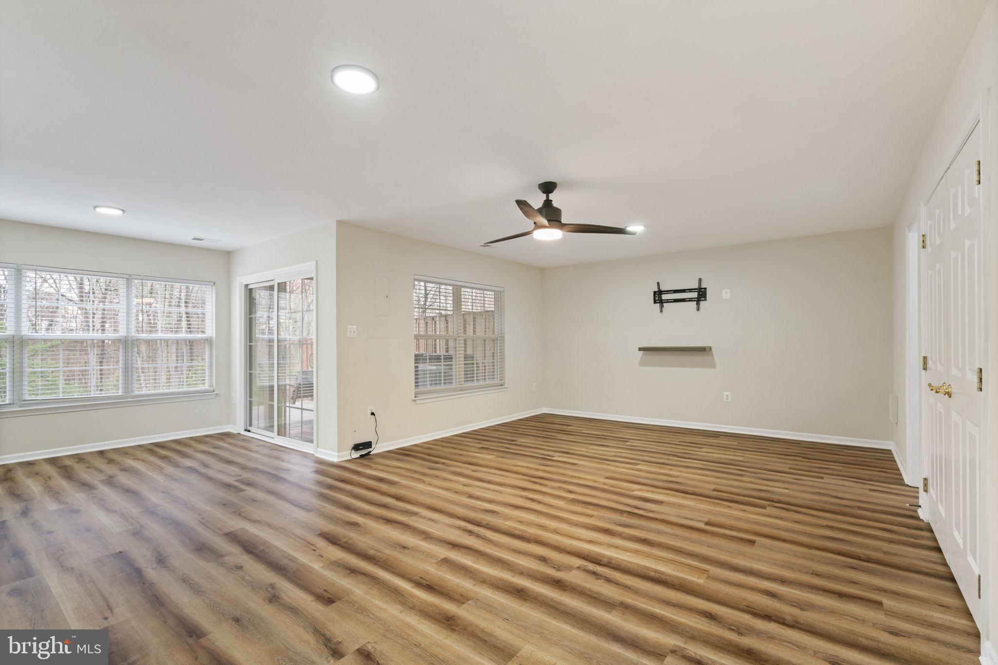 TOWNES OF MANCHESTER WOODS - Residential