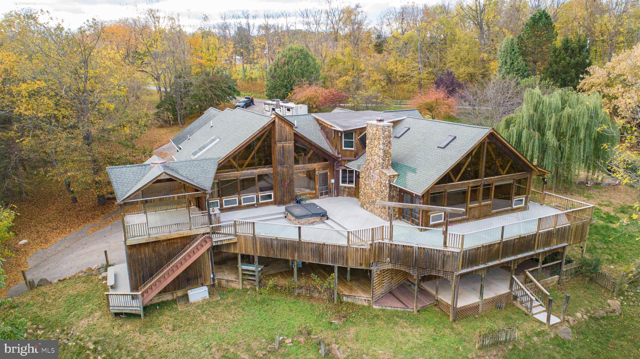 THUNDERBIRD FARM - Residential