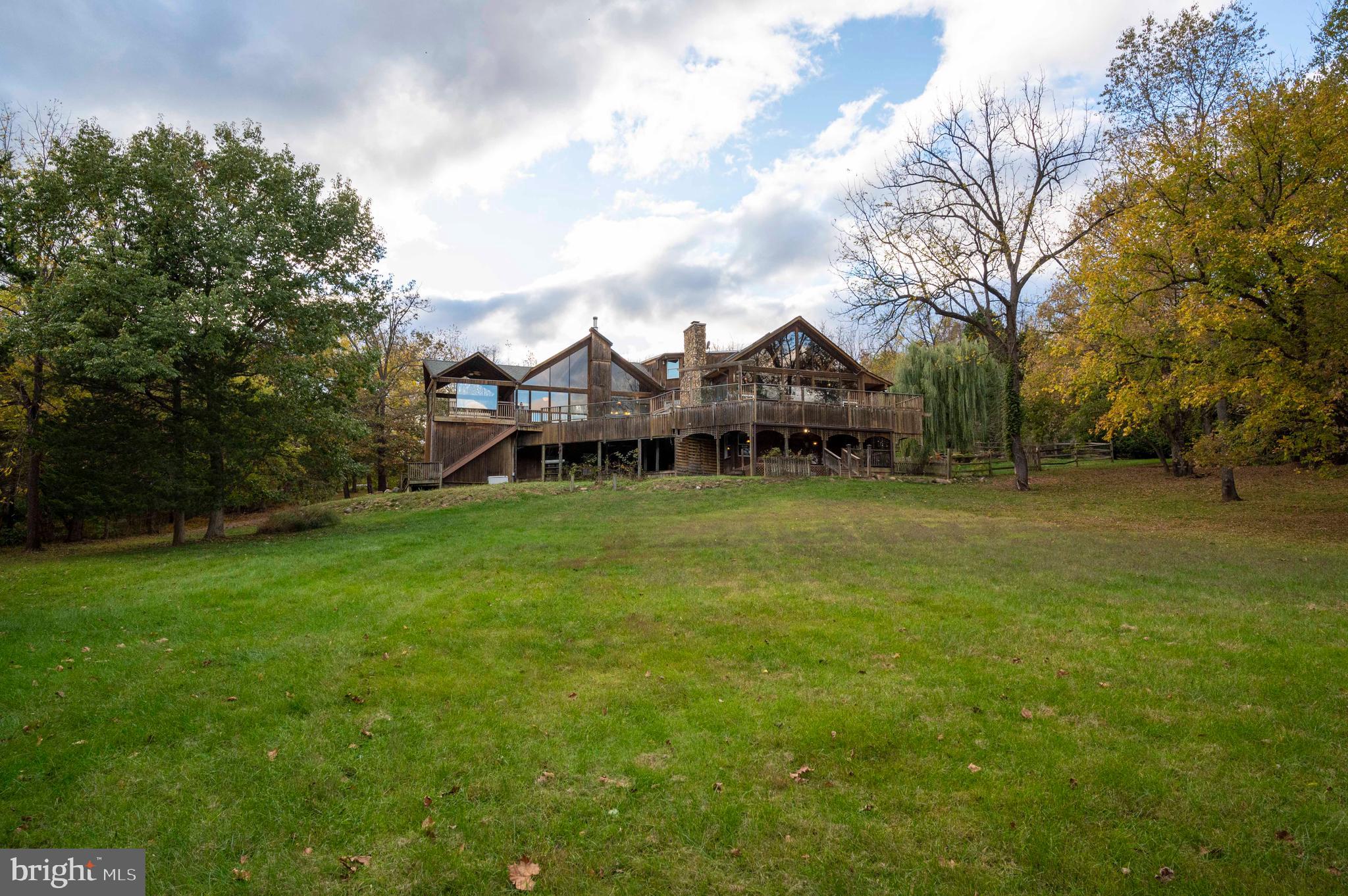 THUNDERBIRD FARM - Residential