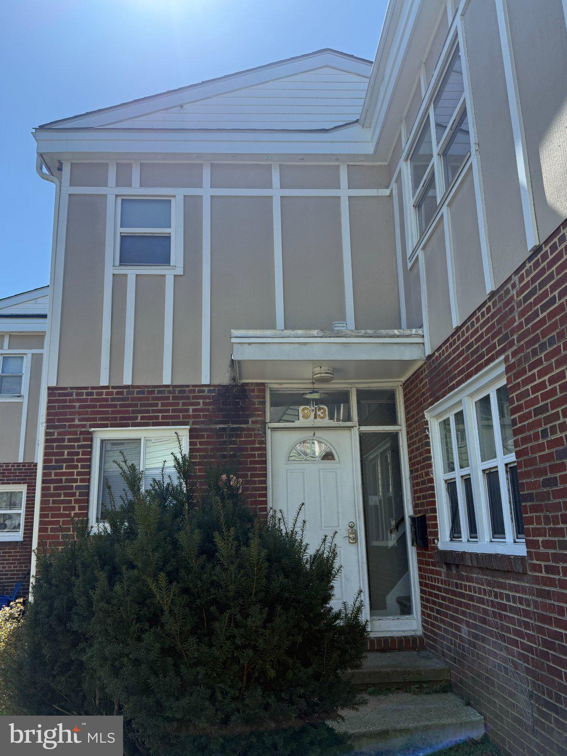 FOREST VILLA - Residential Lease