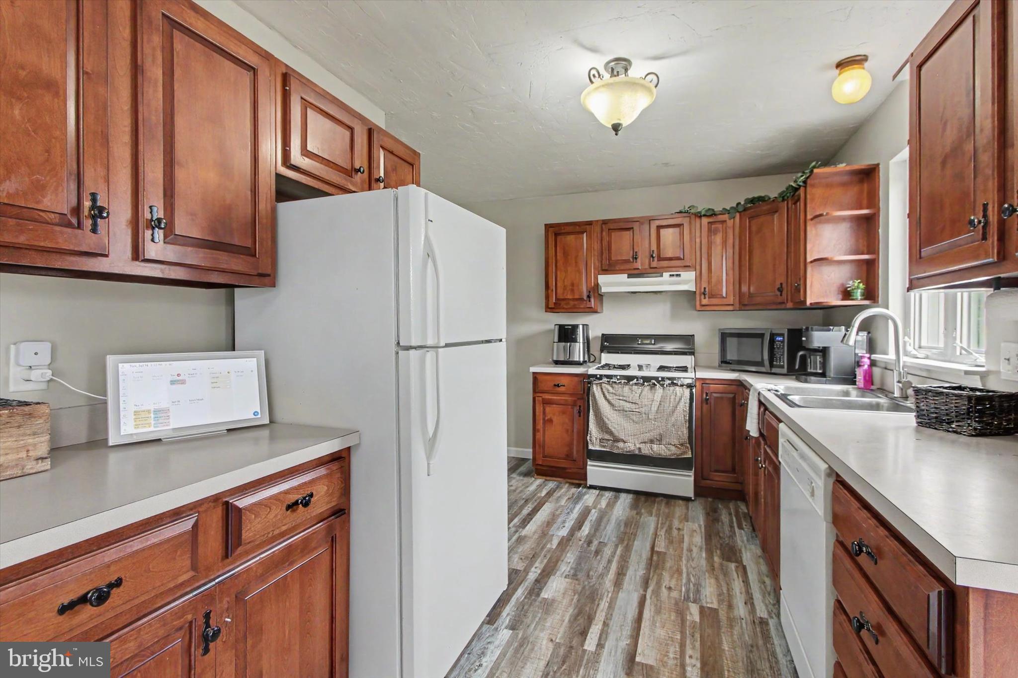 WANDERING STREAM ESTATES - Residential