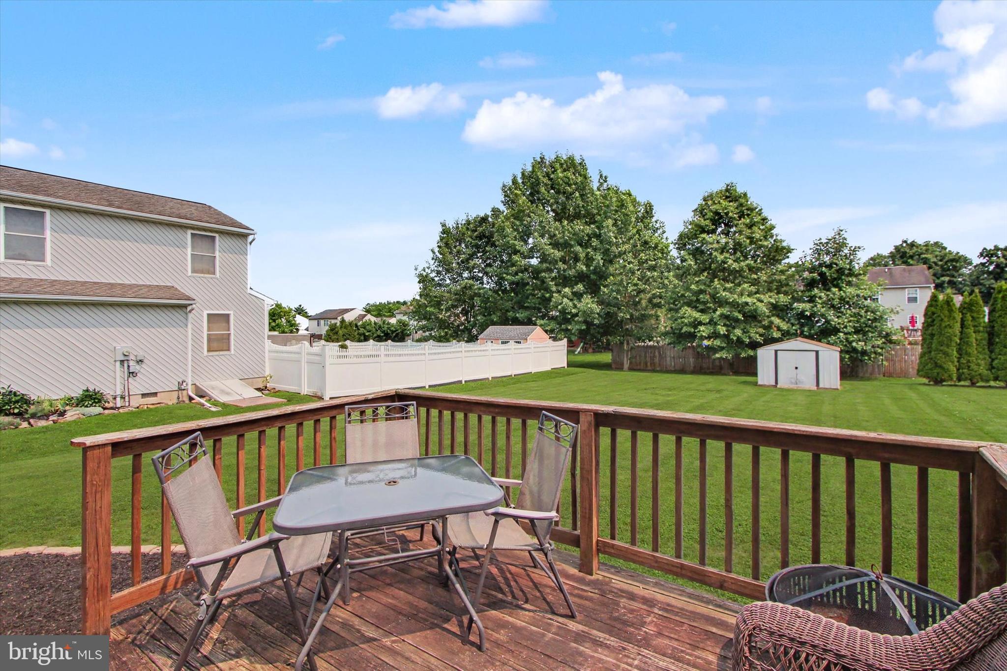 WANDERING STREAM ESTATES - Residential