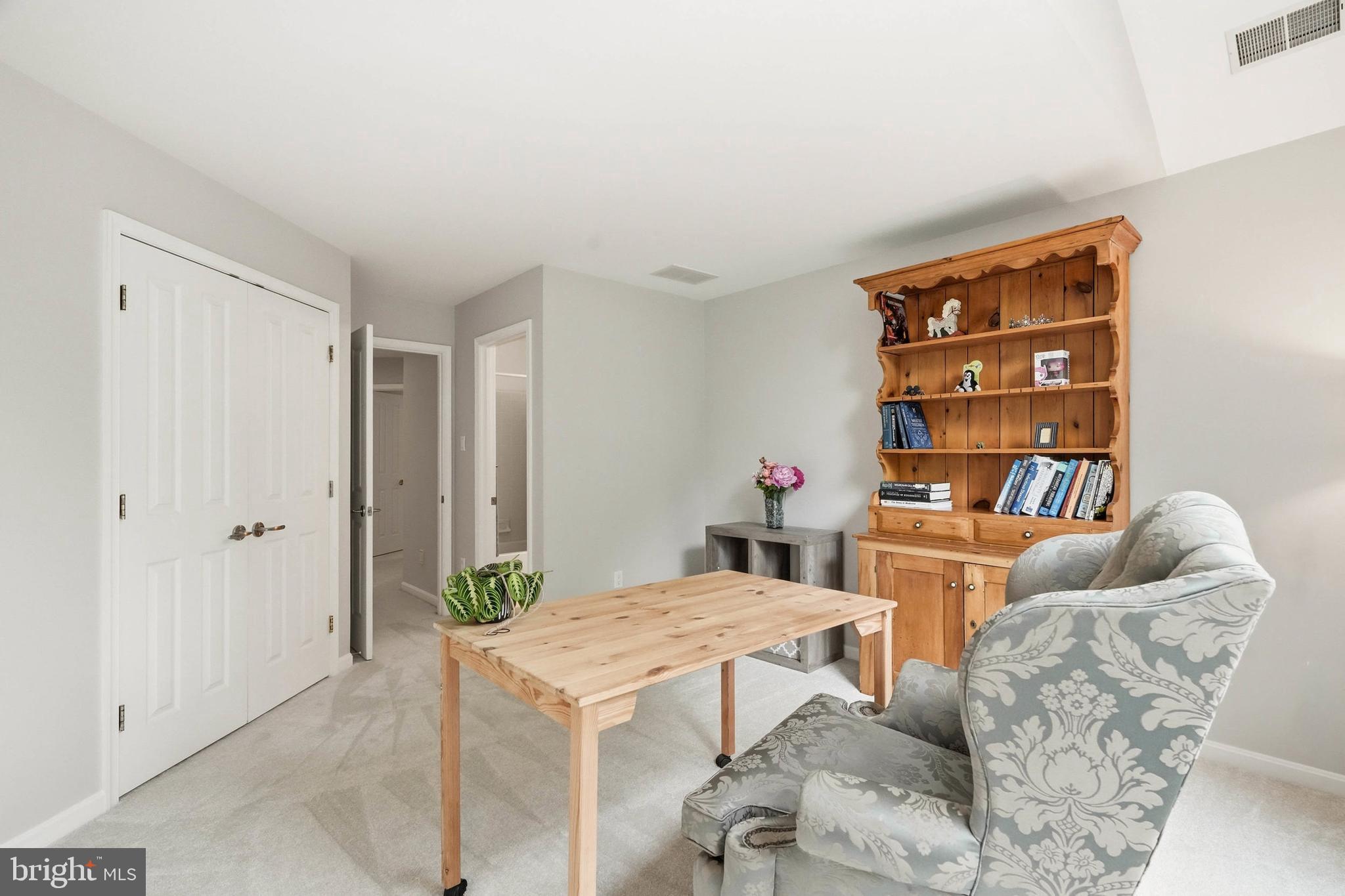 VILLAGE OF RIVER HILL - Residential