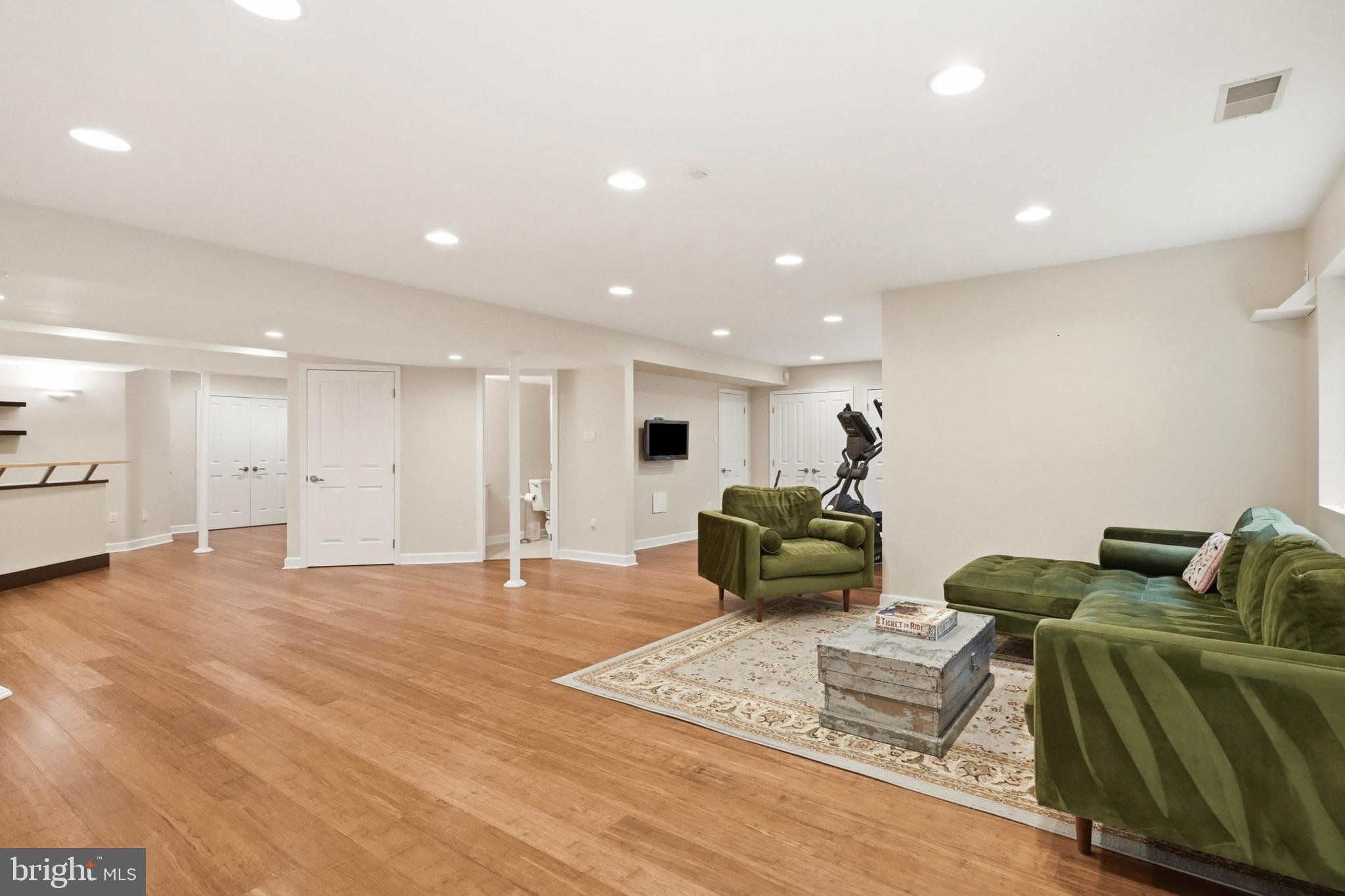 VILLAGE OF RIVER HILL - Residential