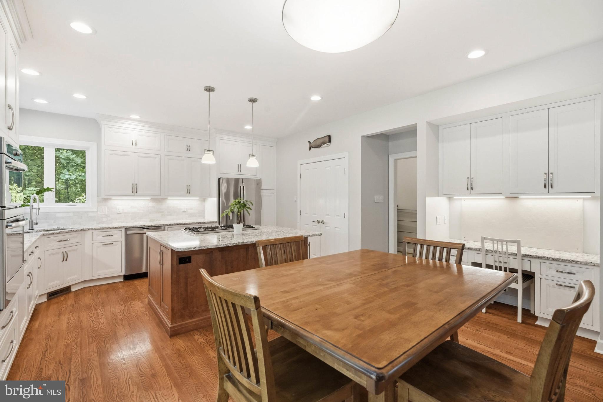 VILLAGE OF RIVER HILL - Residential