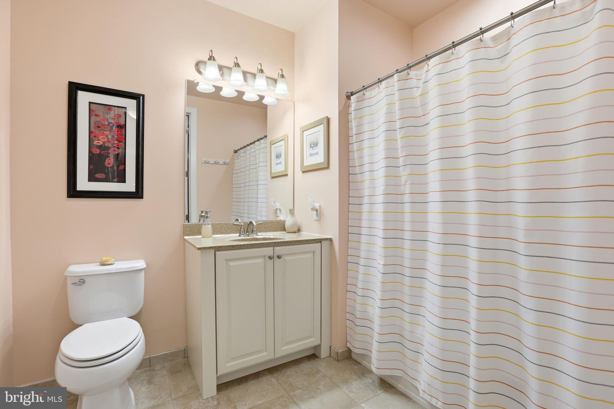 MERIDIAN VALLEY SQ - Residential