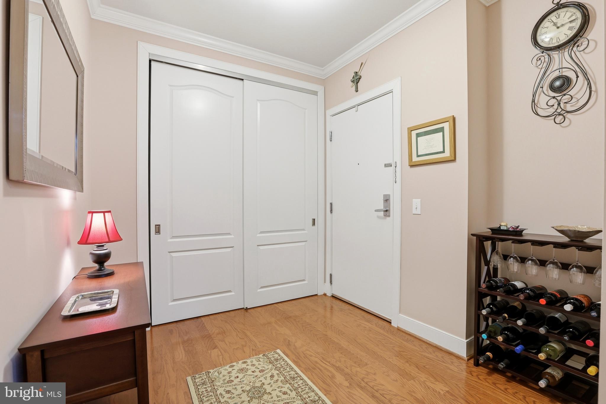 MERIDIAN VALLEY SQ - Residential