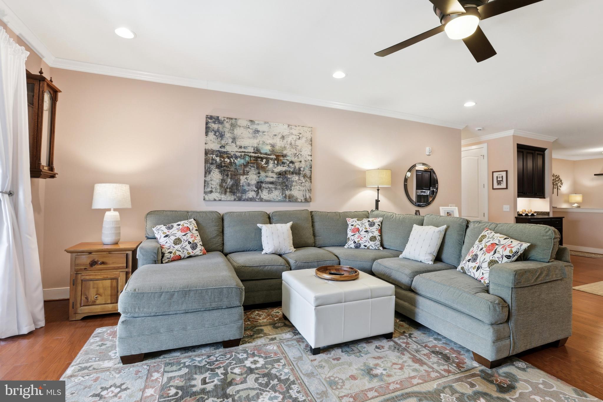 MERIDIAN VALLEY SQ - Residential
