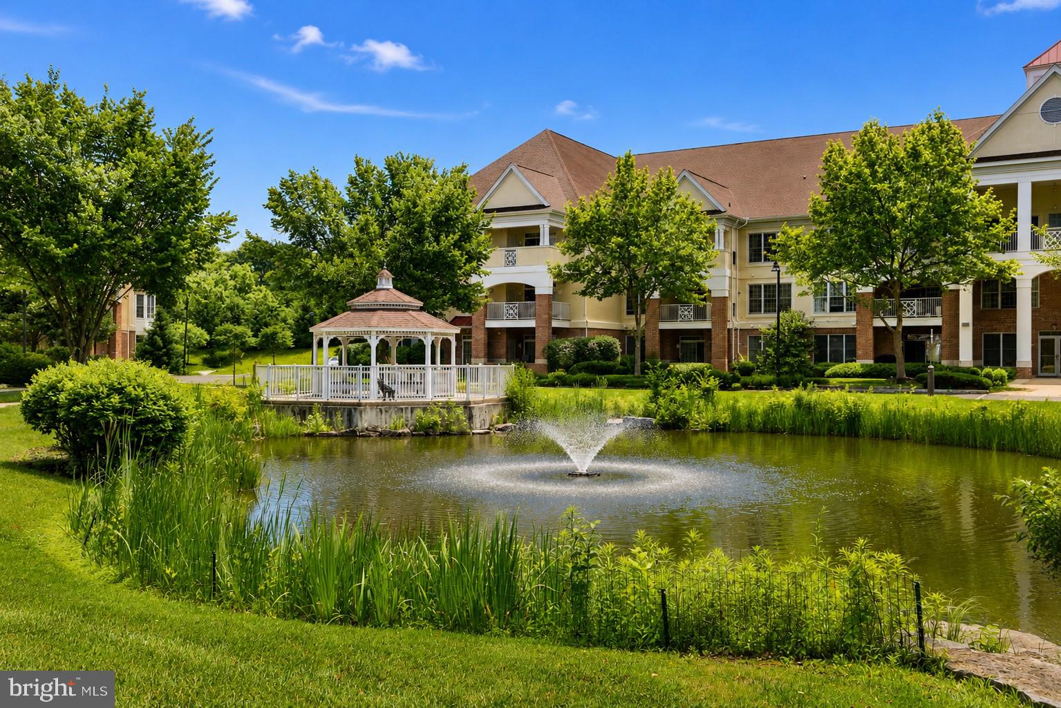 MERIDIAN VALLEY SQ - Residential