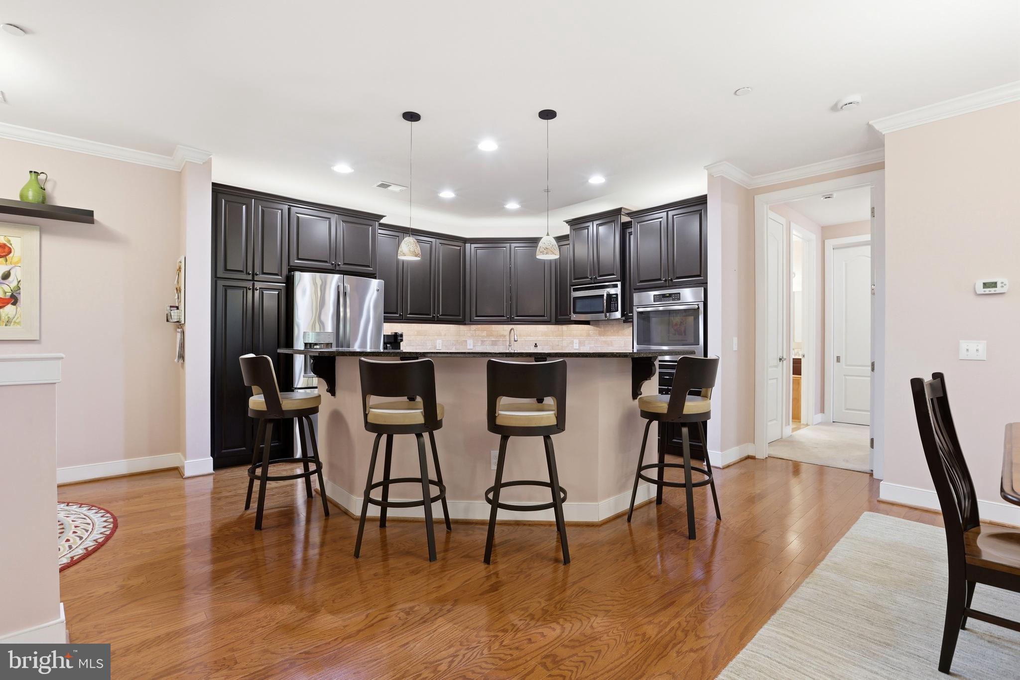 MERIDIAN VALLEY SQ - Residential