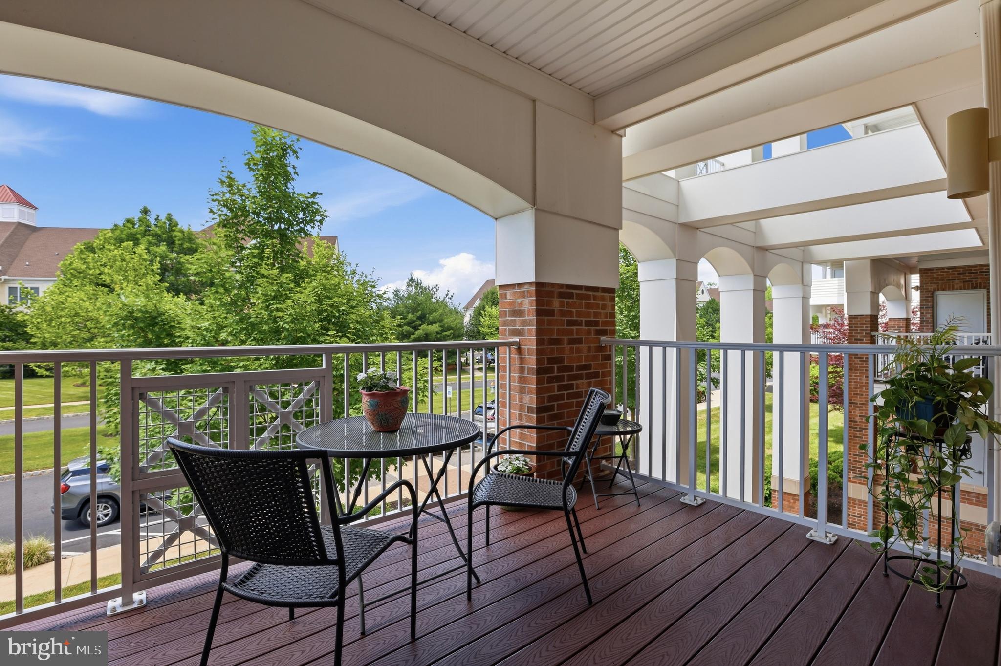 MERIDIAN VALLEY SQ - Residential