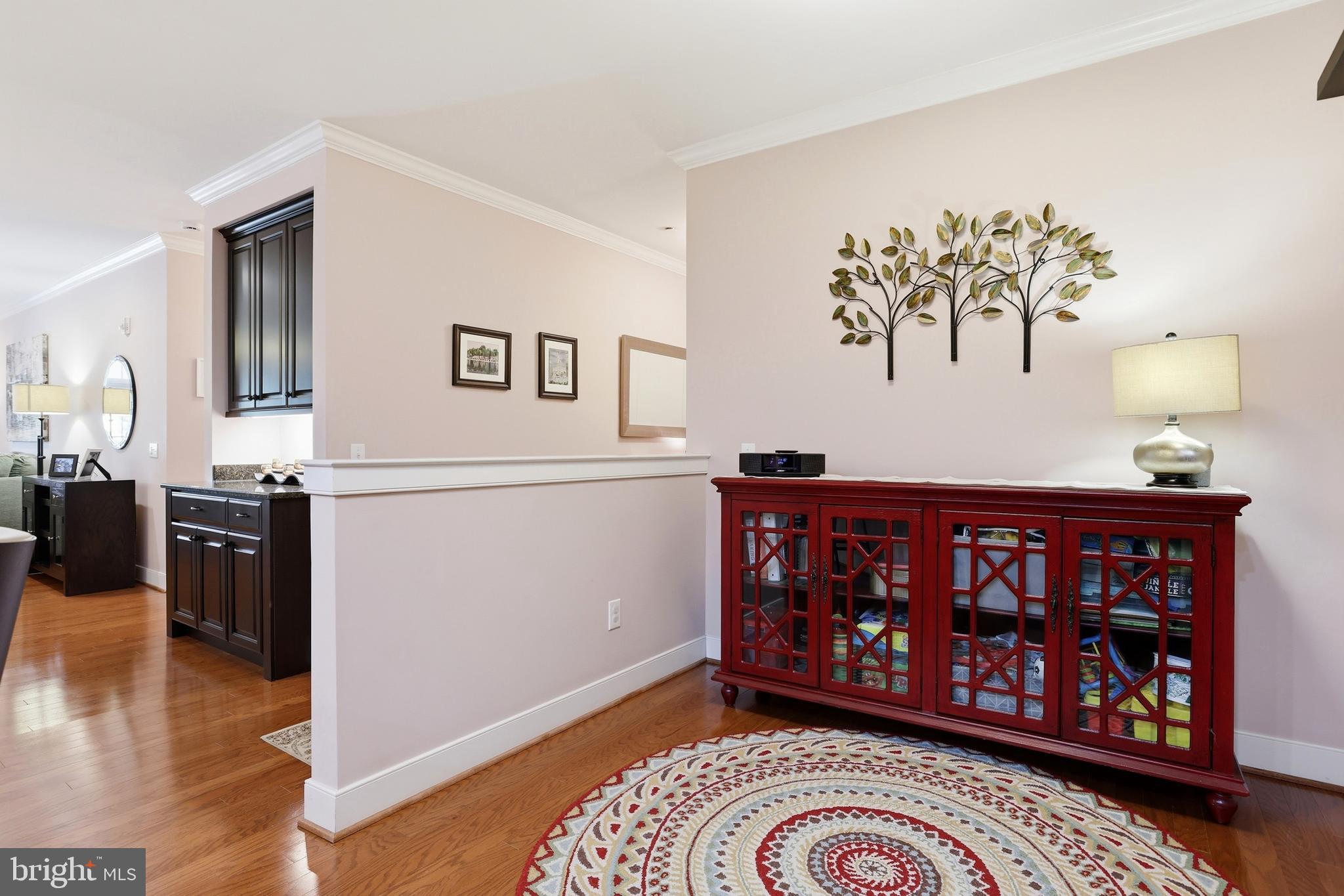 MERIDIAN VALLEY SQ - Residential