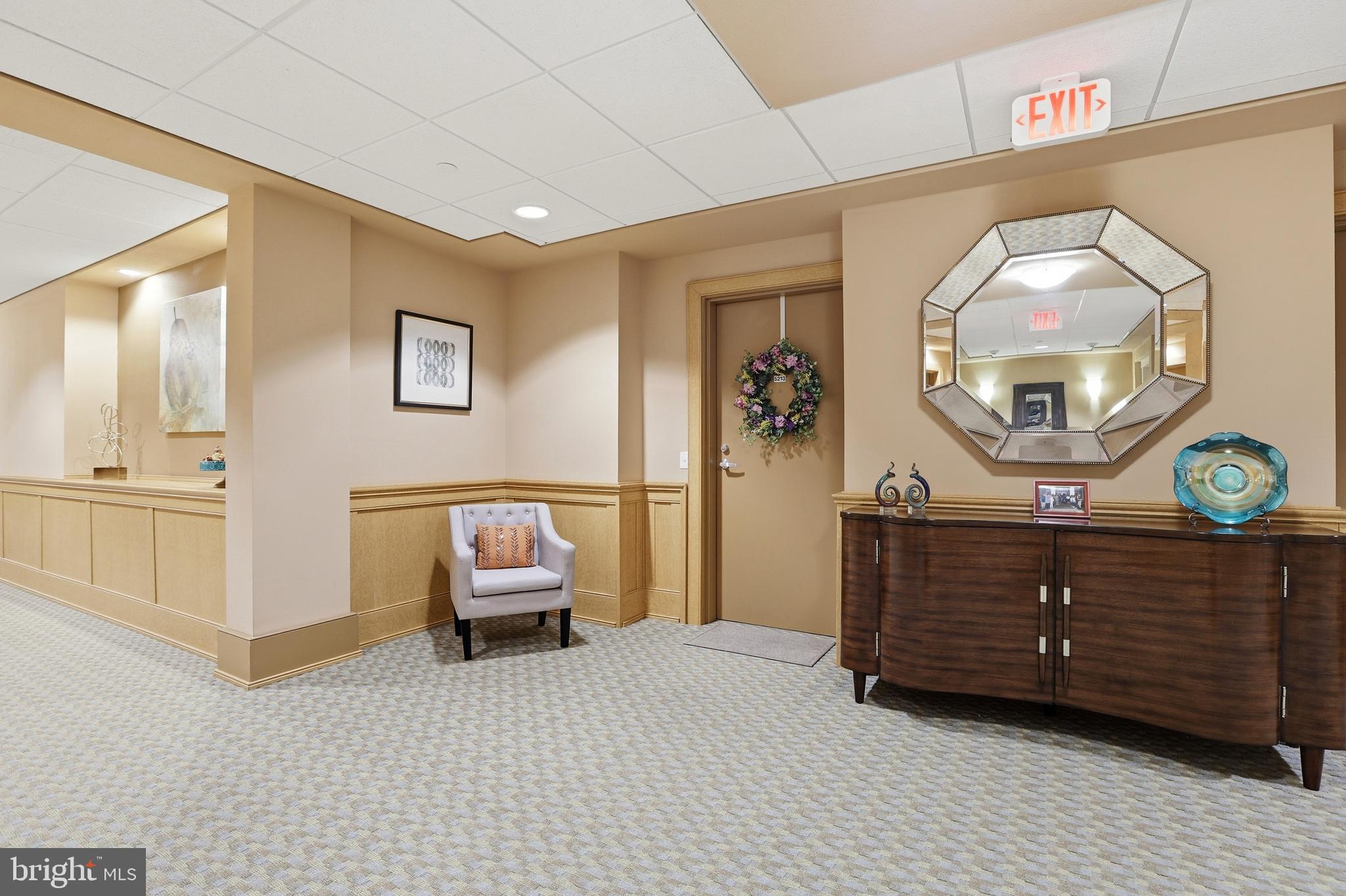 MERIDIAN VALLEY SQ - Residential