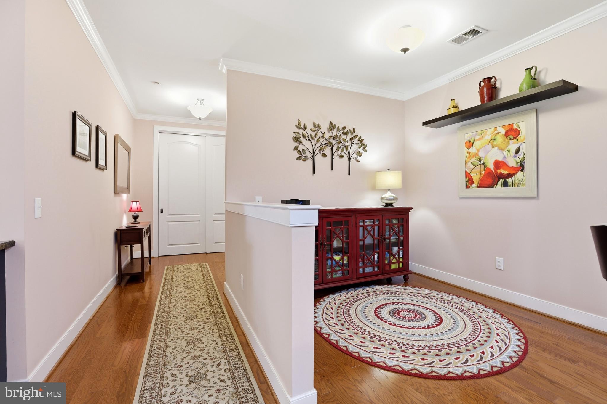 MERIDIAN VALLEY SQ - Residential
