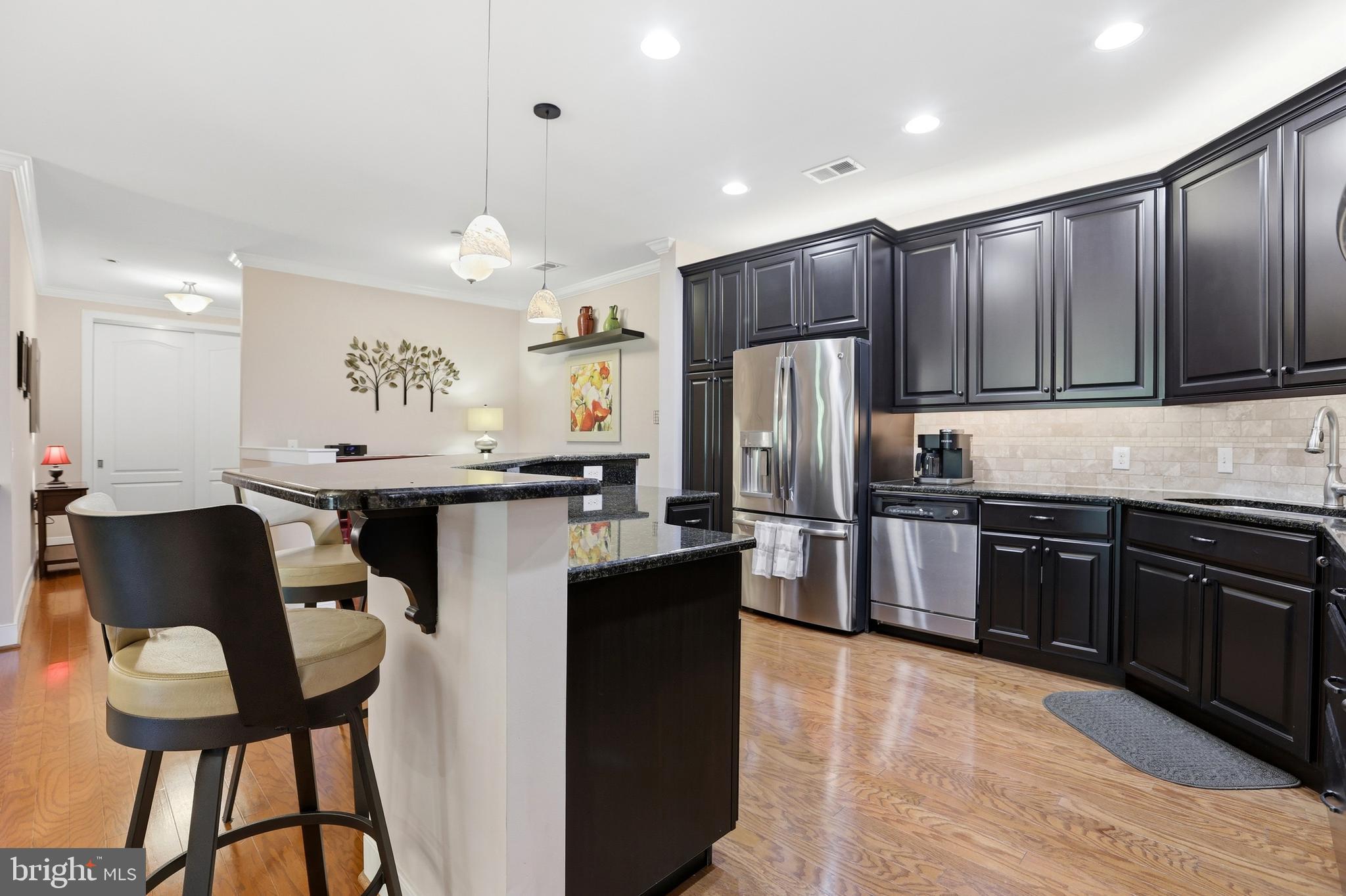 MERIDIAN VALLEY SQ - Residential