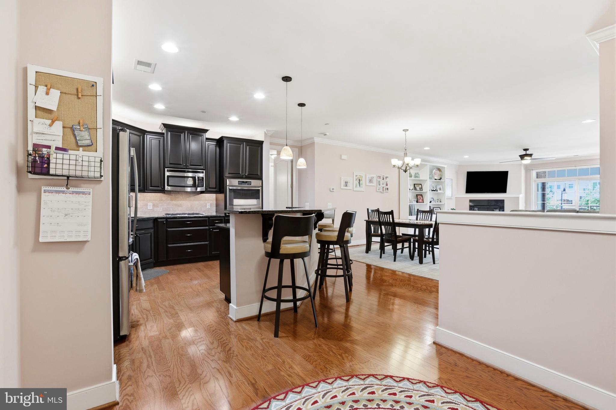 MERIDIAN VALLEY SQ - Residential