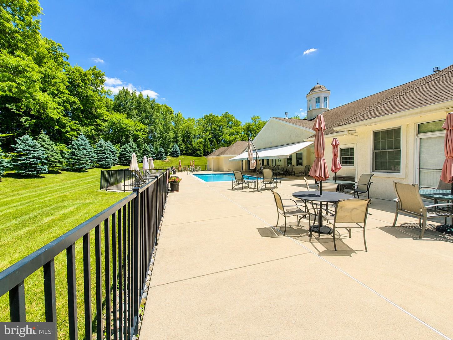 MERIDIAN VALLEY SQ - Residential