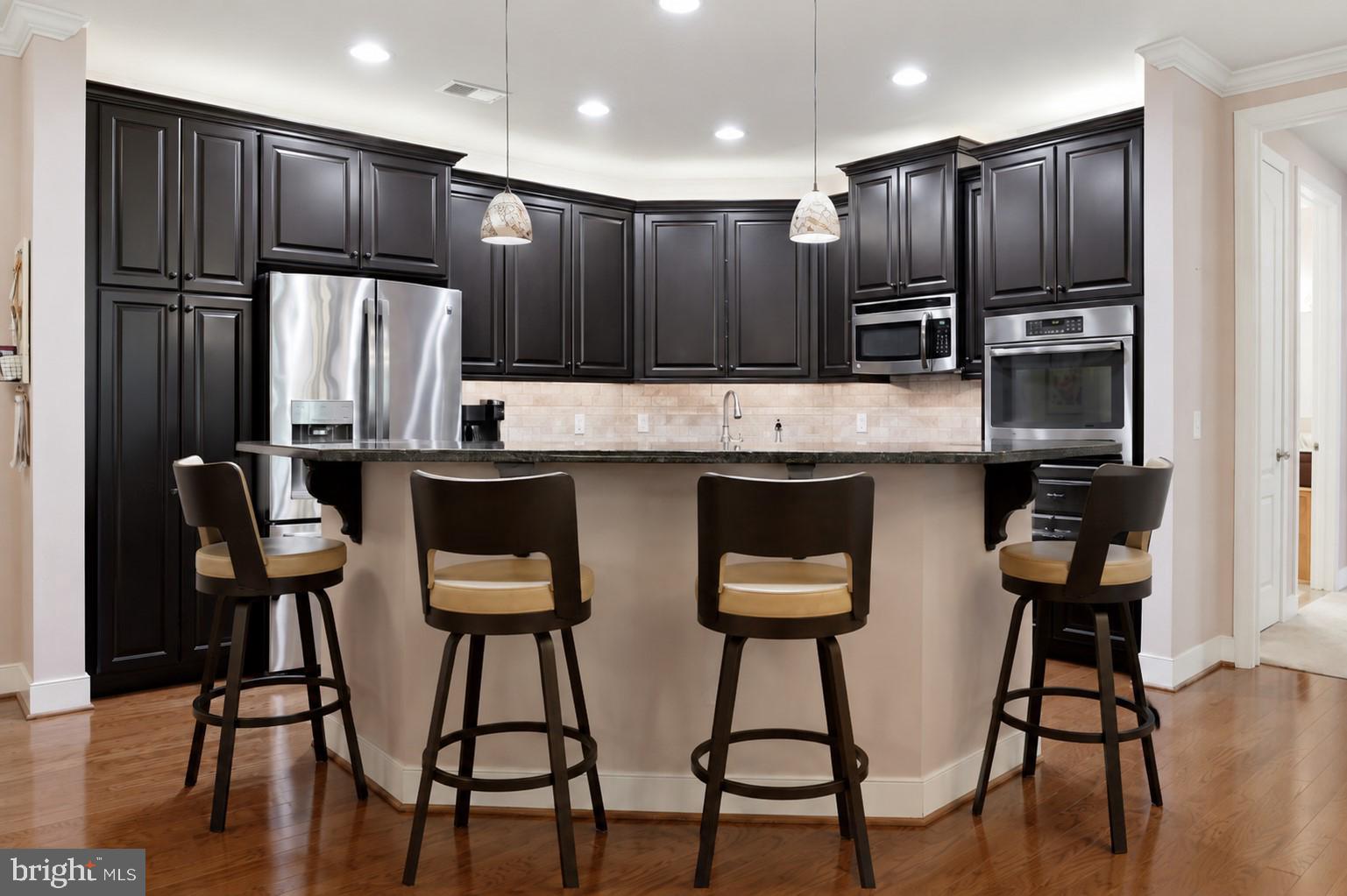 MERIDIAN VALLEY SQ - Residential