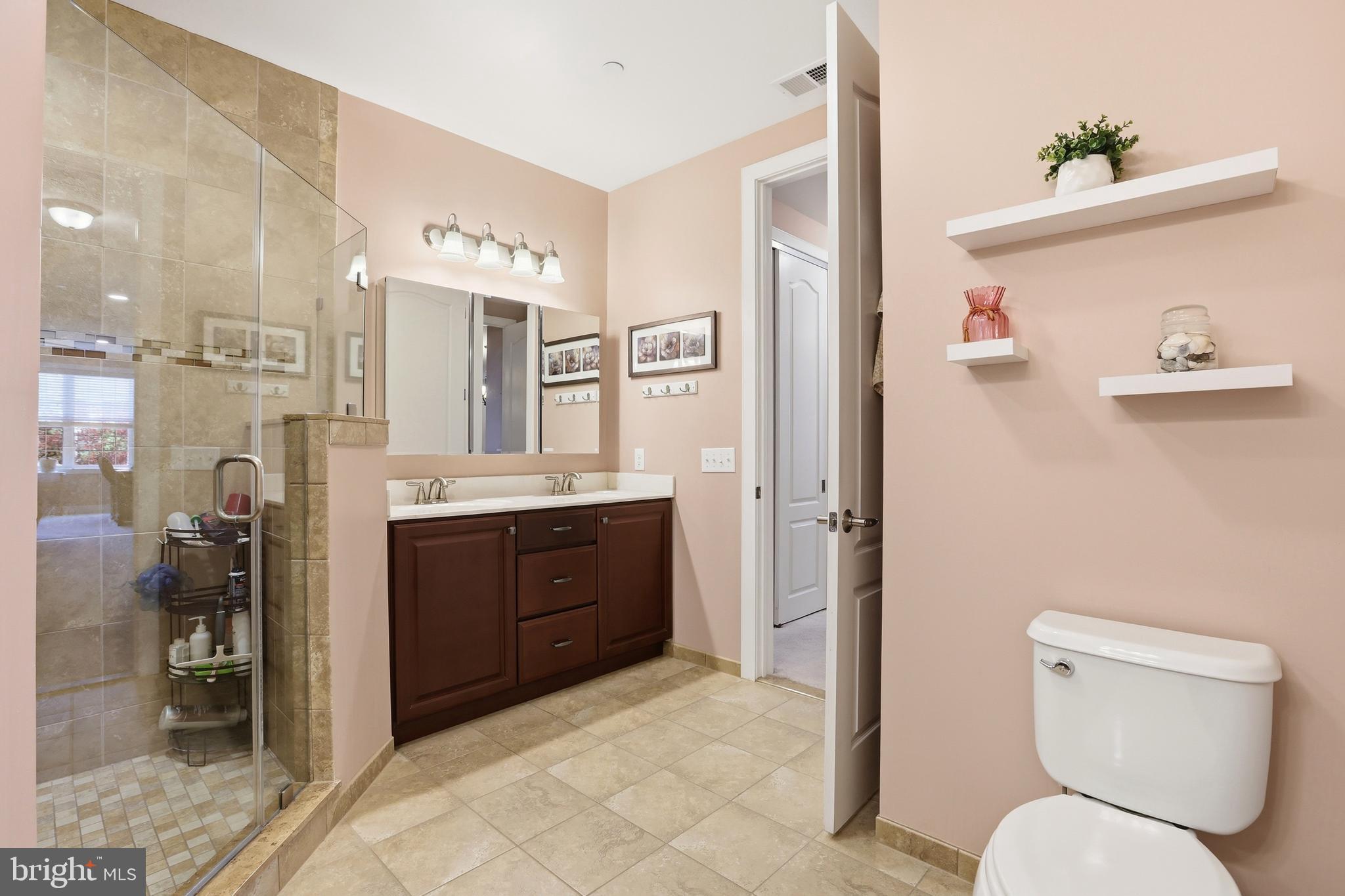 MERIDIAN VALLEY SQ - Residential