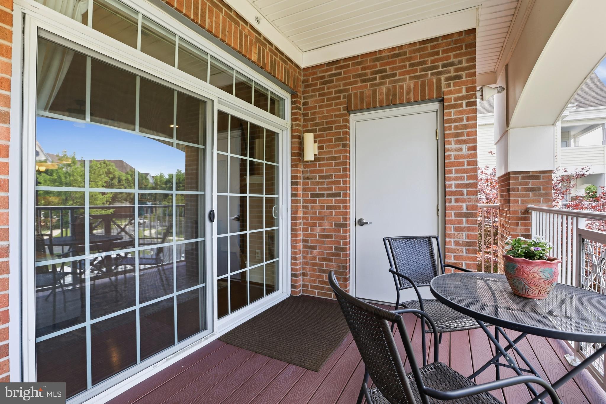 MERIDIAN VALLEY SQ - Residential