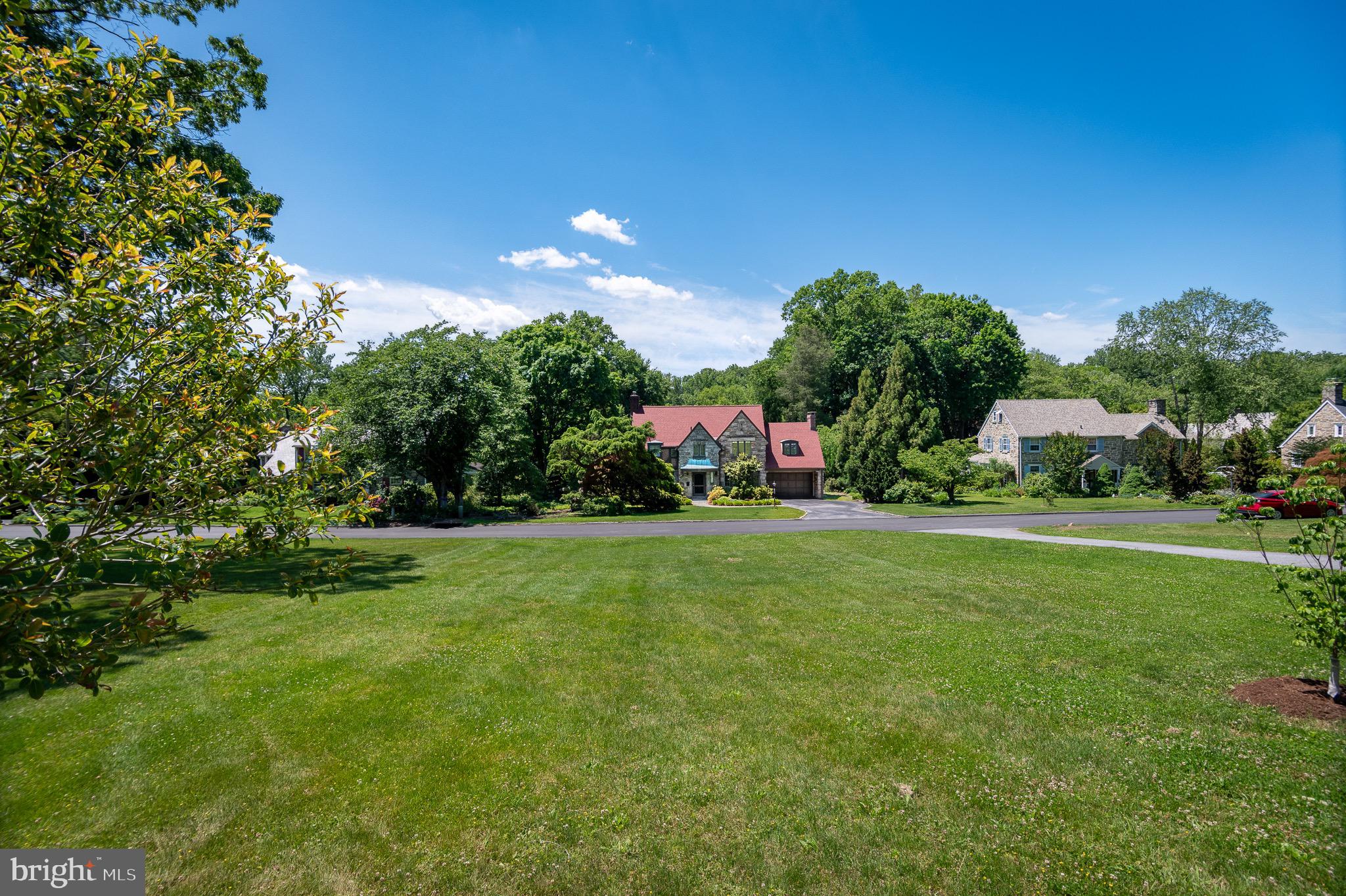 WALLINGFORD HILLS - Residential